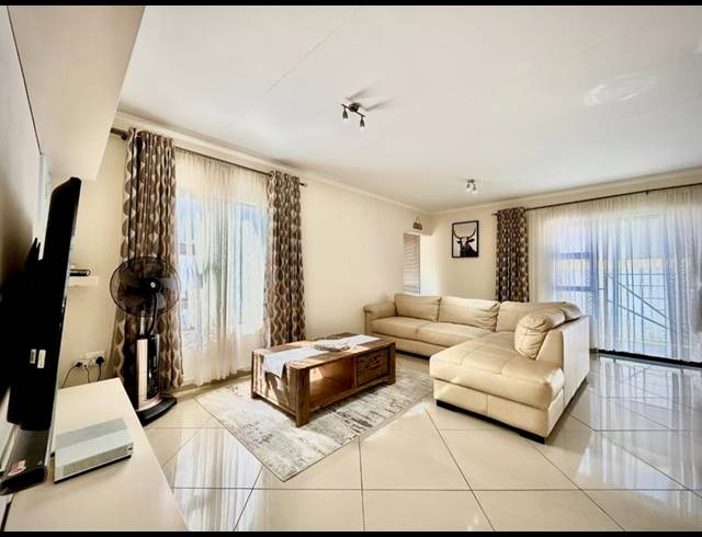3 BEDROOM HOUSE FOR SALE IN MAGALIESBERG COUNTRY ESTATE